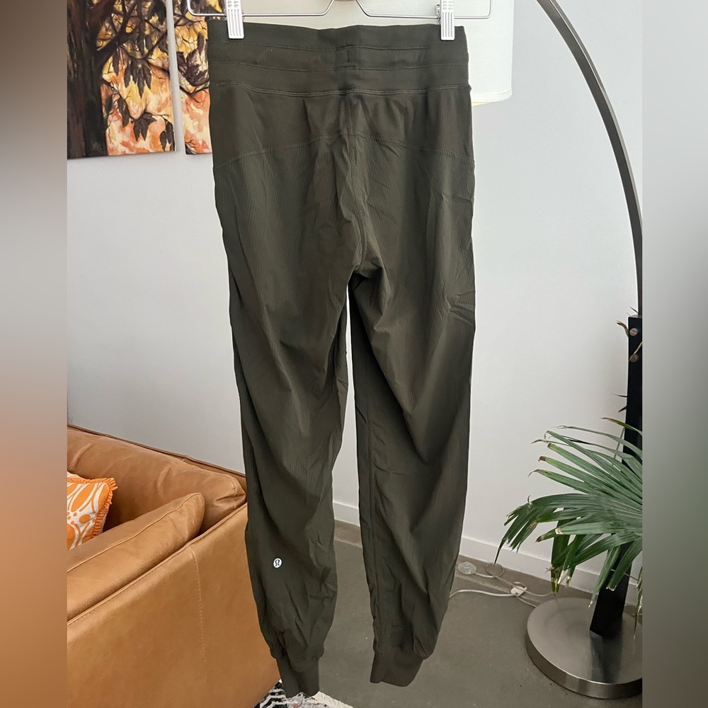 Lululemon Dance Studio Jogger - Picture 3 of 4
